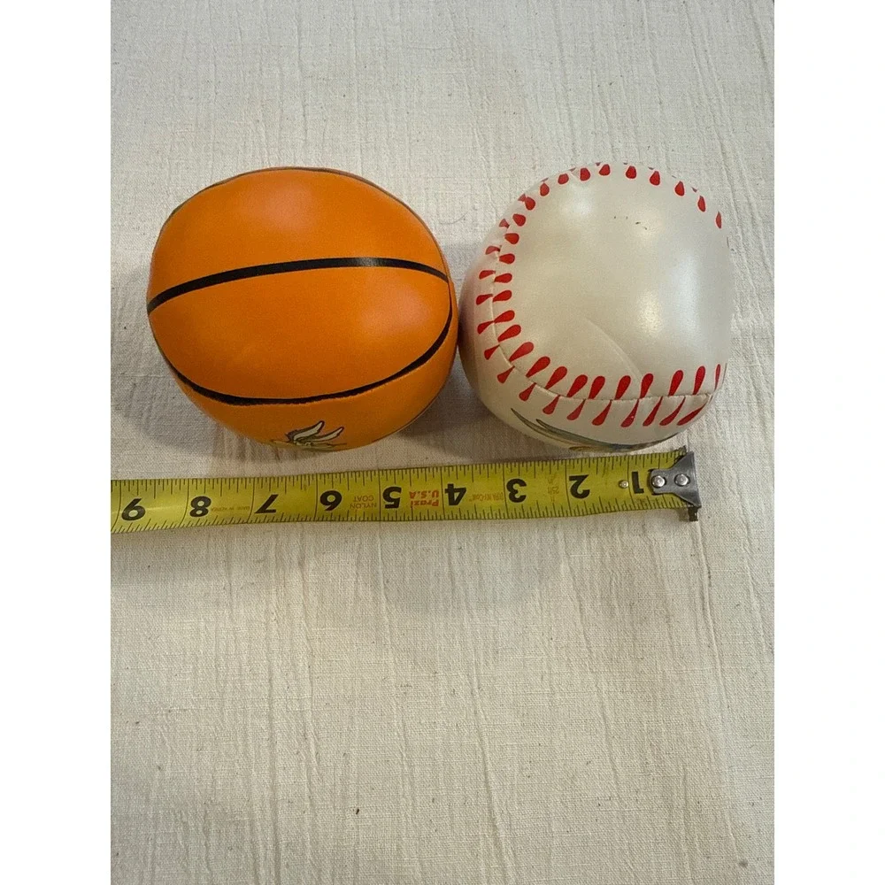 Vintage 1994 Looney Tunes Six Flags Bugs Bunny Baseball Wile E Coyote Basketball
